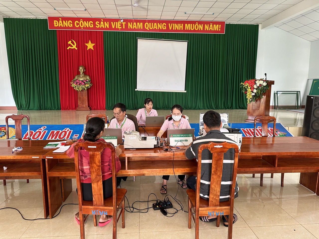Tín dụng chính sách đối với hộ nghèo và các đối tượng chính sách khác tại huyện Cư Kuin